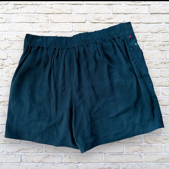 NWT Black Pride Shorts with Rainbow Accents Size M - Picture 3 of 6